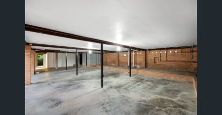 Spacious 2-Bedroom Unit in Prime Coorparoo Location - Photo 3