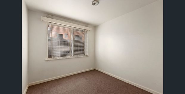 2/30 Elm Street, Hawthorn - Photo 1