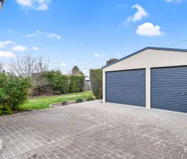 8 Looranah Street, Narrabundah. - Photo 1