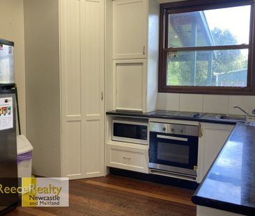 Close to University - Photo 1