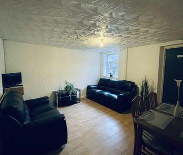 1 Beds - House share - - Photo 1