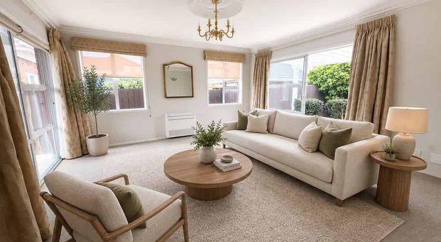 Refurbished townhouse in great location - Photo 1