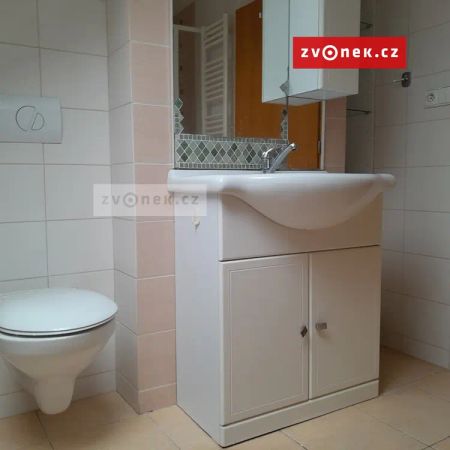 Pronájem 2+kk Vsetín - centrum - Fotografie 4