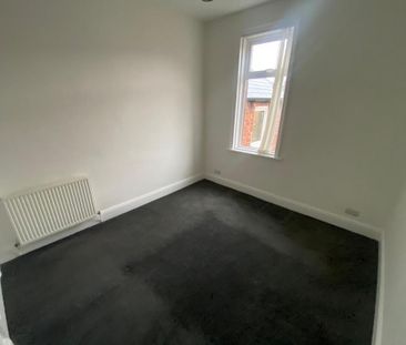 3 bedroom flat to rent - Photo 3