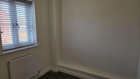 Victoria Road Cirencester, GL7 - Photo 3