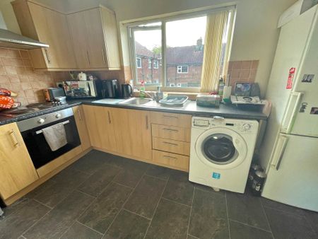 Middleton Road, Royton - Photo 3