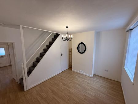 2 bedroom terraced house to rent - Photo 2