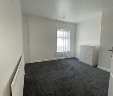 2 bedroom property to rent - Photo 4