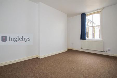 3 bedroom apartment to rent - Photo 4