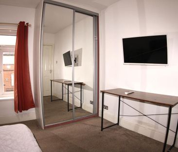 1 bedroom in a house share to rent - Photo 5