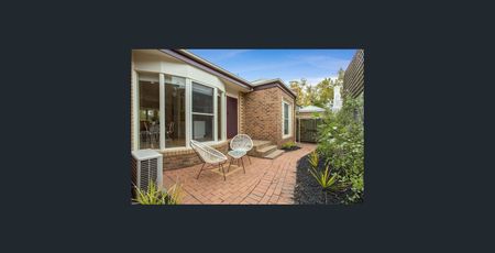 2/63 Farnham Street, Flemington VIC 3031 - Photo 5