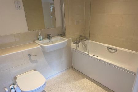 3 bedroom terraced house to rent - Photo 5