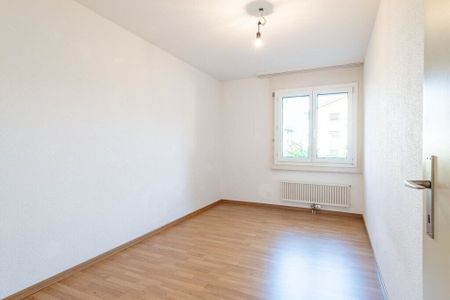 Quiet living in a well-maintained neighborhood - Photo 5