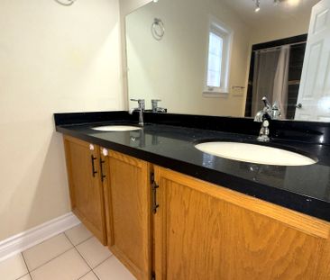 For Lease - 6 Winding Court, Toronto, Ontario - Photo 5