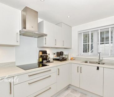 2 bedroom semi-detached house to rent - Photo 5