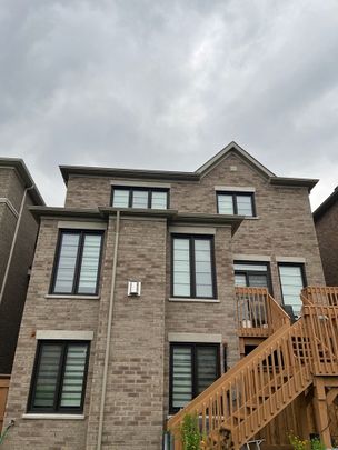 For Lease - 30 MEADOW VISTA Crescent Unit# Basement-Legal walk out, East Gwillimbury, Ontario - Photo 1