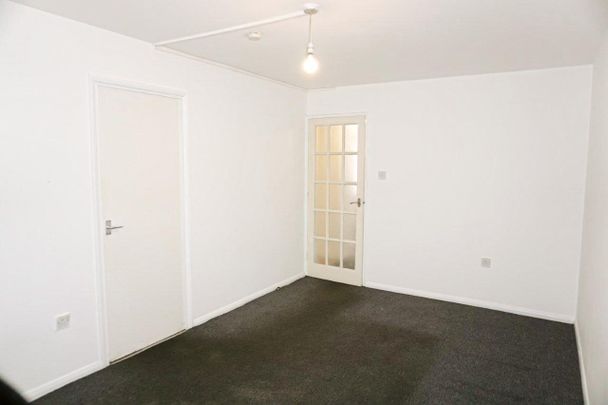 1 Bed Flat, Edmeston Close, E9 - Photo 1