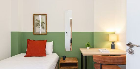 Calle del Doctor Esquerdo, Madrid, Community of Madrid 28028 - Foto 2