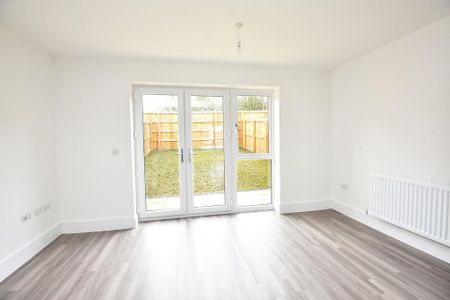 2 bedroom semi-detached house to rent - Photo 3