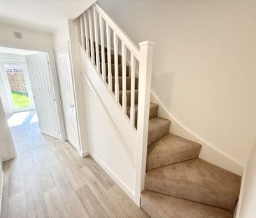 3 bedroom semi-detached house to rent - Photo 3