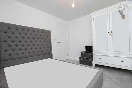Hemnall Street, Epping, CM16 - Photo 2