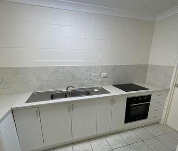 Low-Maintenance Living in a Prime Railway Estate Location - Photo 5