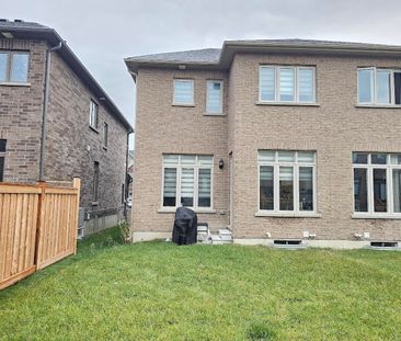 For Lease - 61 Copperhill Heights, Barrie, Ontario - Photo 1