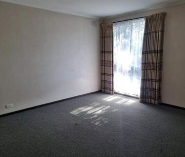 1/12 Oriel Road, Ivanhoe - Photo 2