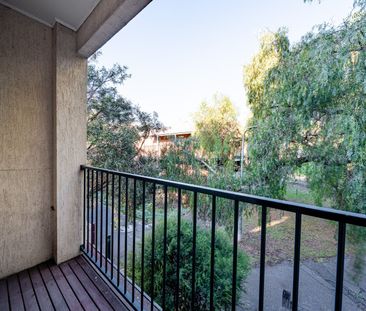 18 Peppercorn Walk, Kensington VIC 3031 - Photo 2