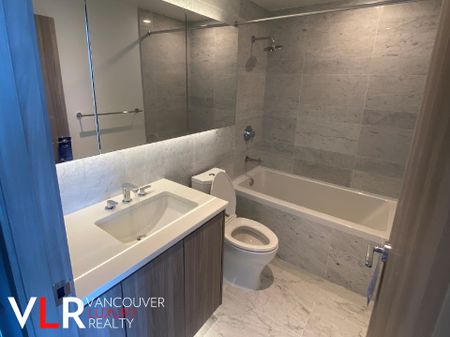 Condo in Burnaby, BC - Photo 3