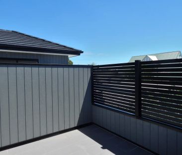 “Lakeside Living at its Finest!” - Photo 6