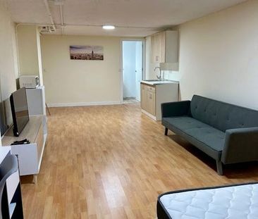 Calle de Basilio de Prado, Madrid, Community of Madrid 28035 - Photo 6