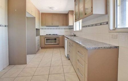 TERRIFIC TRUMPET - Modern 3x1 in Quiet Street - Photo 5