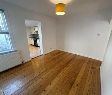 2 bedroom terraced house to rent - Photo 2