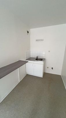 Appartement 1 pièce - Grenoble – 9, Place Sainte Claire - Photo 1