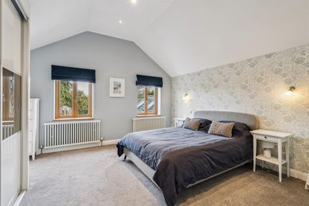 4 bedroom terraced house to rent - Photo 3