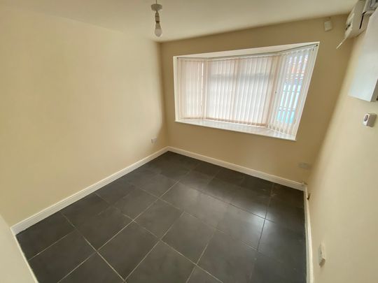 Overfield Drive, Sedgemoor Park, Bilston - Photo 1