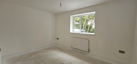 4 bedroom detached house to rent - Photo 4