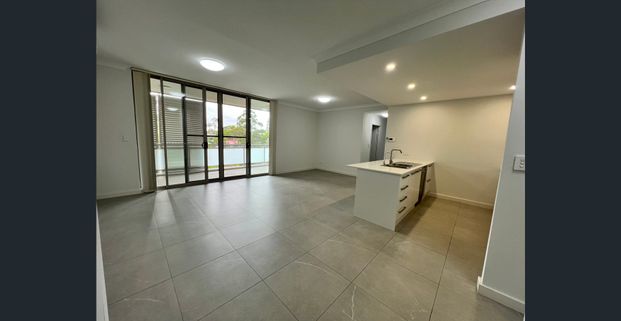 Sophisticated & Convenient !!! - Photo 1