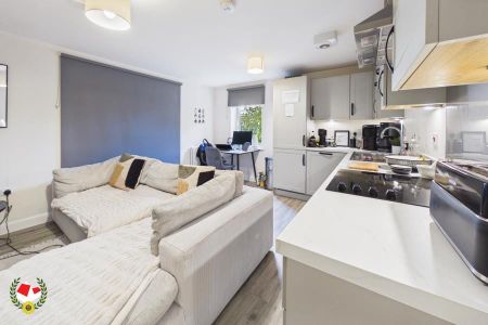 Minett Road, Yate, Bristol - Photo 2