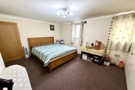 2 Bedroom Apartment To Let - Photo 5