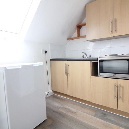 Hanger Lane, London - Photo 3