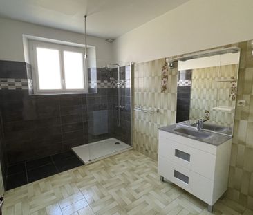Location Maison 5 pièces 134m² RIEUPEYROUX 12240 - Photo 4
