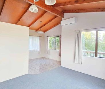 Three bedroom home in Parahaki with harbour views - Photo 5