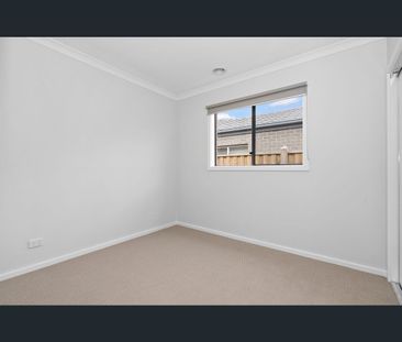 22 Gold Dust Road, Beveridge, Vic 3753 - Photo 4