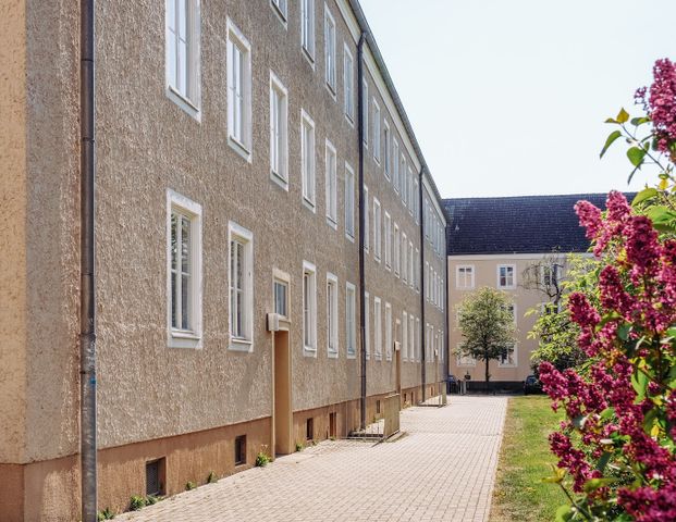 2-Zimmer-Wohnung mit Altbaucharme // Dachgeschoss - Photo 1