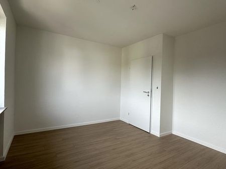 BEZUGSFREIE, FRISCH RENOVIERTE 4 ZIM.-WOHNUNG MIT BALKON IM HERZEN VON LANK-LATUM - Foto 4