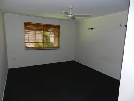 3 BED UNFURNISHED HOUSE (PETS ON APPLICATION) - Photo 5