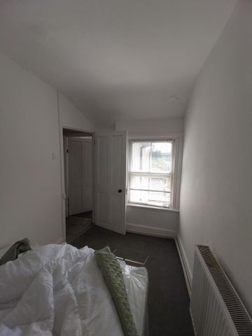 3 bedroom link detached house to rent - Photo 5