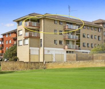 Sunny And Bright One Bedder with Fabulous Golf Course Views - Photo 6